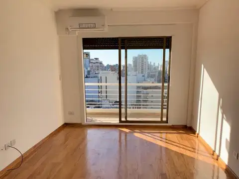 Monoambiente - Contrafrente - Balcon - Muy Lumnodo - Amenitties