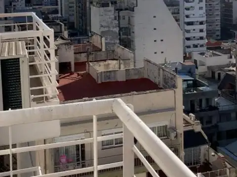 Monoambiente - Contrafrente - Balcon - Muy Lumnodo - Amenitties