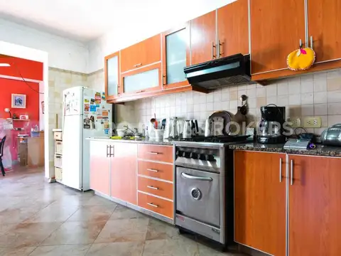 Casa en Venta con 4 cocheras