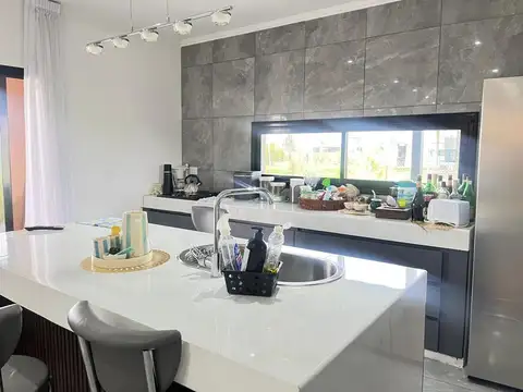 Casa en Venta en La Alameda, USD 210.000