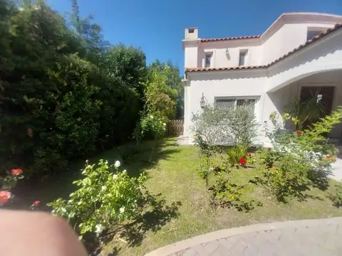 Casa en Alquiler de 4 dormitorios