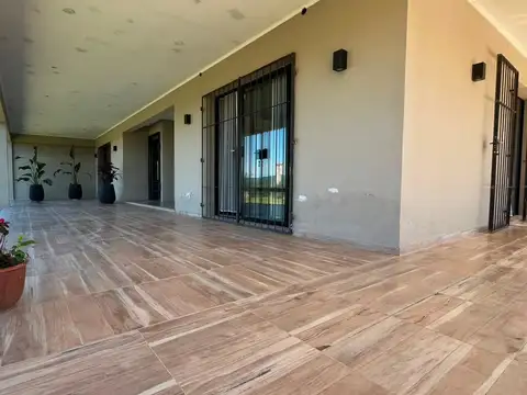 Casa en Carolina - A 1 cuadra de plaza principal