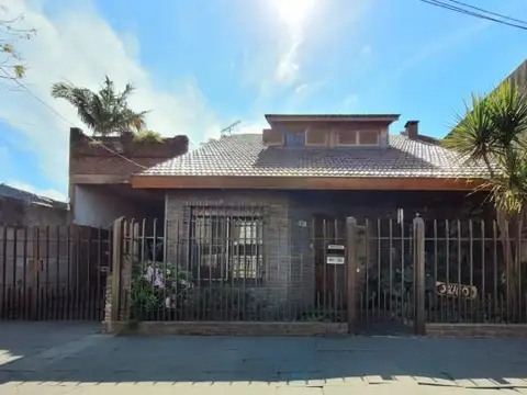Venta casa 5 ambientes en Billinghurst