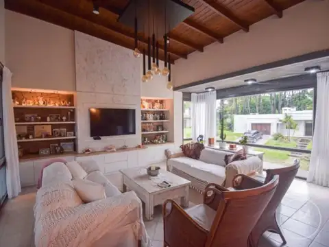 De La Driza barrio Alamos  Pinamar