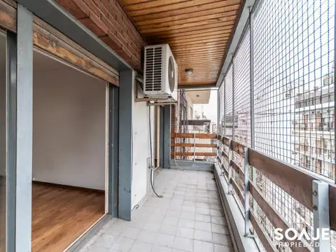 Junín 1000, Piso 8