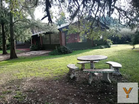 Casa en Venta con 2 cocheras