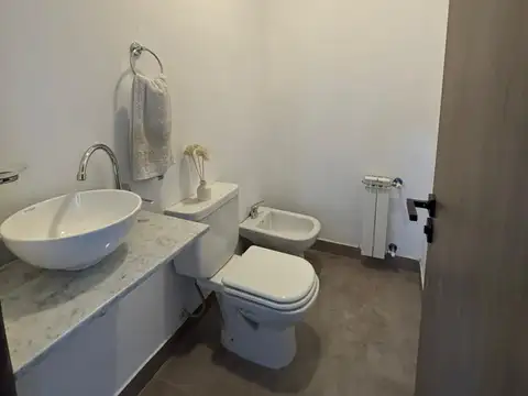 Casa 3 ambientes con 2 baños