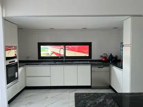 Casa en Venta en La Alameda, USD 198.000