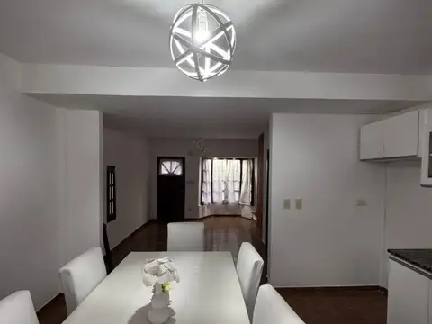 Depto Tipo Casa 3 ambientes con 2 baños