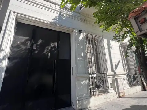 Depto Tipo Casa 3 ambientes con 2 baños