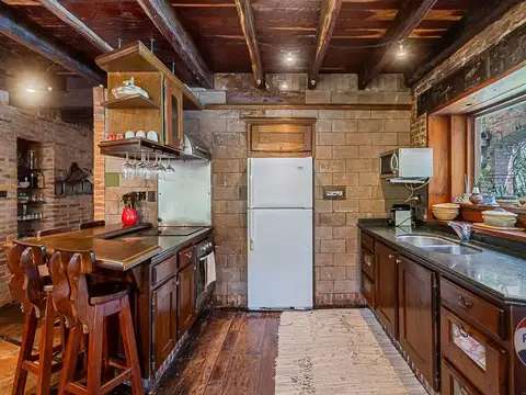 Venta casa Pque Leloir 5 amb piscina lote 2276m2