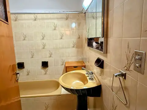 Casa en Alquiler con 1 cochera