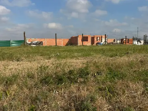 Terreno en Venta 27  mts Fondo
