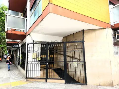 Dto de 2 ambientes con balcon y lavadero, al frente
