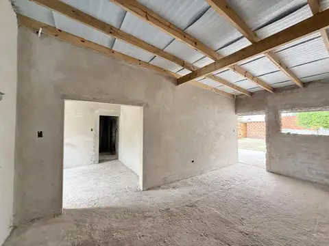 Casa en Venta hecha a nueva, de 3 dormitorios, superficie total de 325 m2, centro de Campana