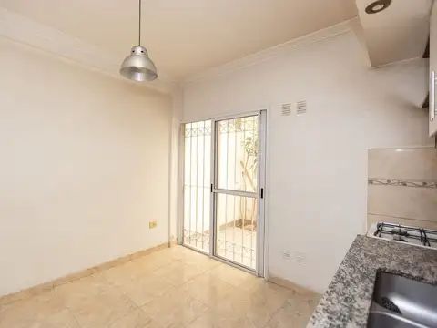 VENTA DUPLEX EN CASEROS 3 AMB - PERMUTA