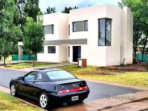 Casa en Venta en Pilar, USD 215.000