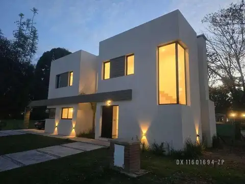 Pilar - Casa Venta USD 215.000