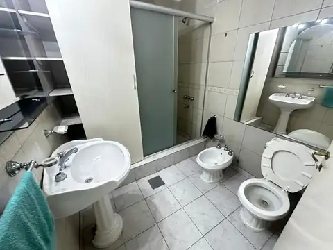 VENTA CASA 3 AMBIENTES JARDIN TERRAZA 2 LOCALES LANUS OESTE