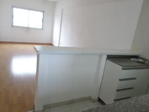 Fernan Felix De Amador 4000, Piso 2