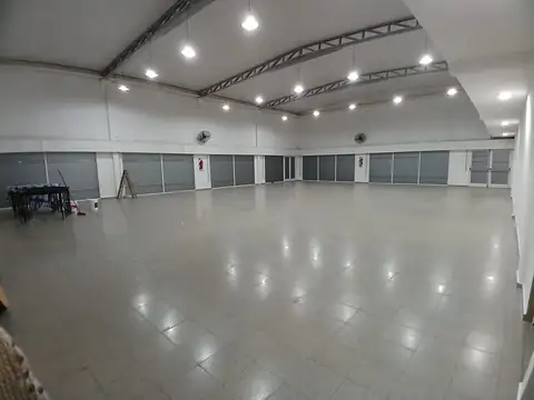 Local en Alquiler en San Nicolás de los Arroyos, $ 2.400.000