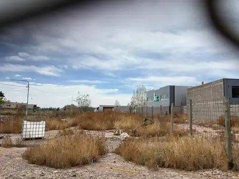 Terreno en Venta en Luzuriaga, USD 45.000