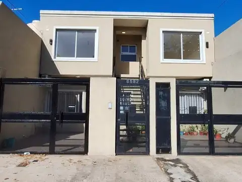 Depto Tipo Casa en Venta de 2 ambientes