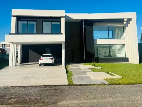 Casa en Alquiler de 3 dormitorios