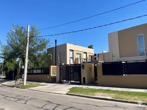 Triplex en alquiler- Ituzaingó norte