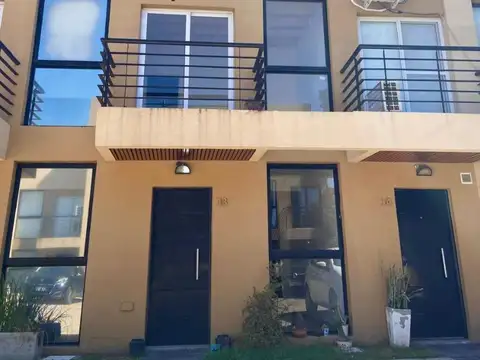 Casa en Alquiler de 3 dormitorios