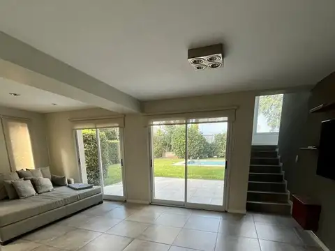 Casa en Venta con 1 cochera