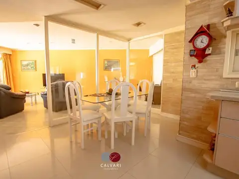 Casa 6 ambientes con 2 baños