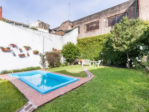 Venta casa con jardin, piscina, parrilla