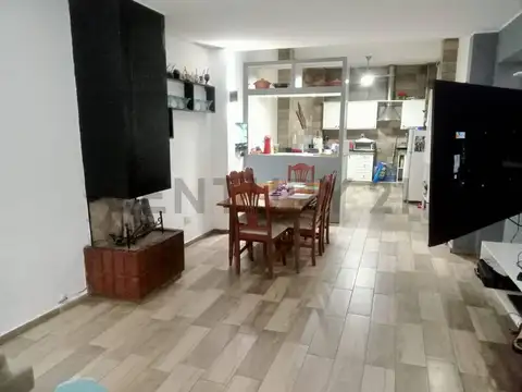 25 de mayo 1400, Piso 0