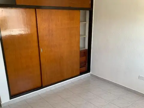 Depto Tipo Casa en Venta en Centro, USD 100.000