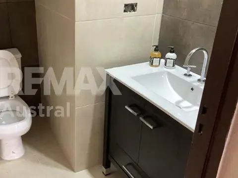 Casa 8 ambientes con 2 baños