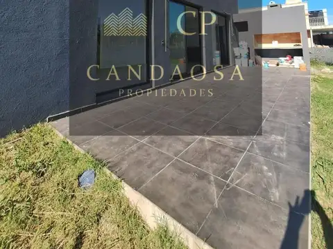 Nev. Casa Financiada En San Sebastian Area 11