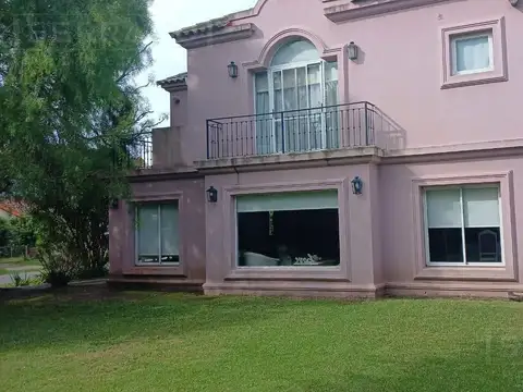 Casa en Alquiler de 3 dormitorios