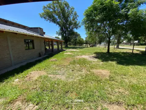 Casa en Venta con 4 cocheras
