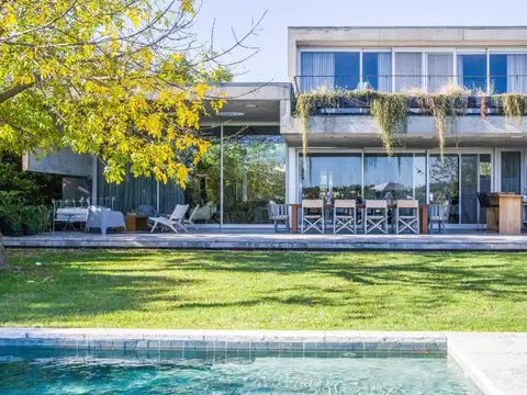 Exclusiva casa moderna con vistas increíbles - Santa Bárbara