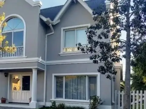 Casa en Alquiler en Septiembre, USD 1.700