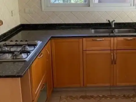 Casa en Alquiler en Septiembre, USD 1.700
