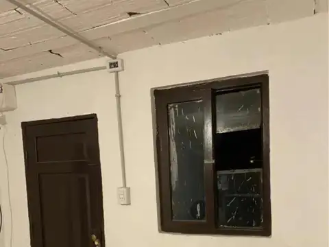 Casa 3 ambientes con 1 baño