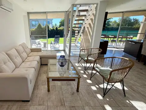 Casa en Alquiler de 3 dormitorios