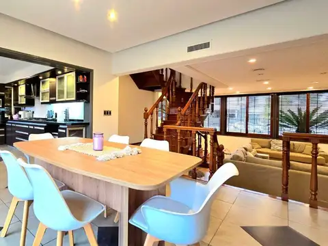 Casa en Venta en Villa Sarmiento, USD 750.000