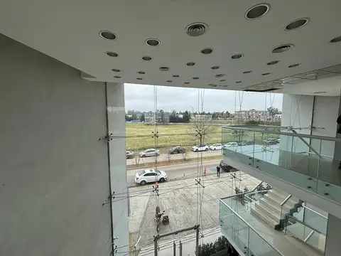 Oficina en Venta con 2 cocheras
