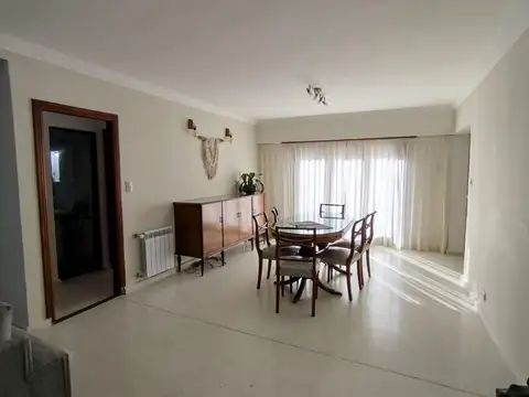 HERMOSO CHALET CINCO AMBIENTES - IDEAL VIVIENDA PERMANENTE - TODOS LOS SERVICIOS
