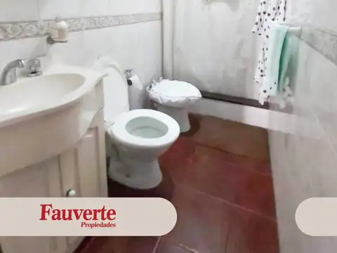 Depto Tipo Casa en Venta en Ramos Mejía, USD 73.000