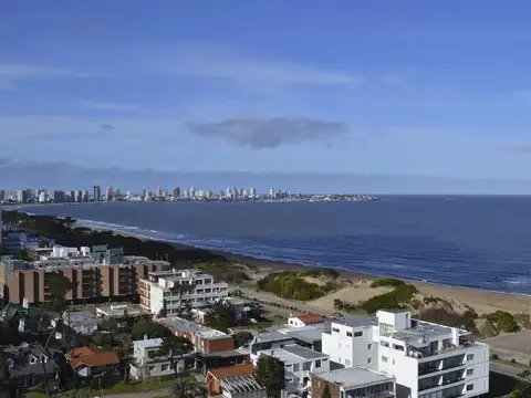 Departamento en Venta en Playa Mansa, USD 1.150.000