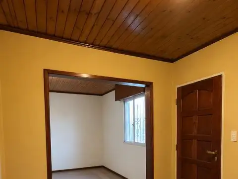 Casa 2 ambientes con 1 baño
